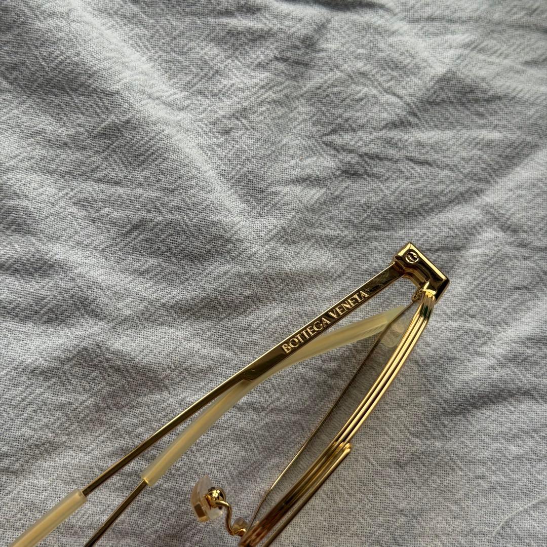レア　BOTTEGA VENETA Gold Frame Sunglasses