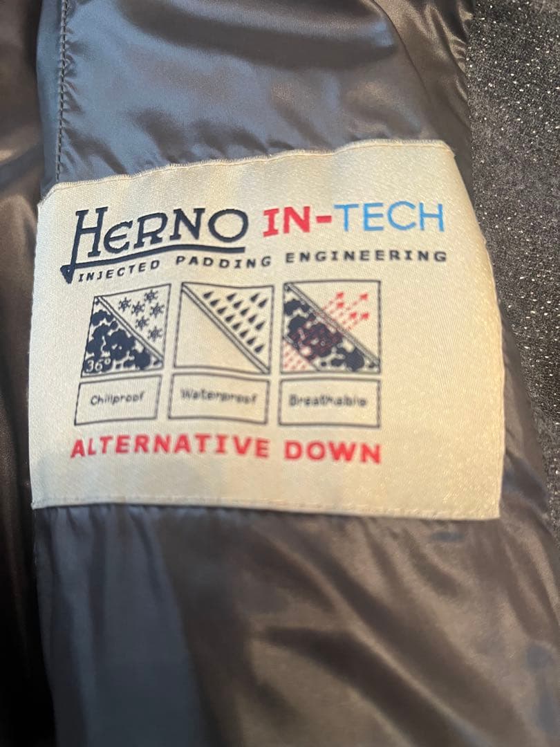 HERNO コート　サイズ44　IN-TECH
