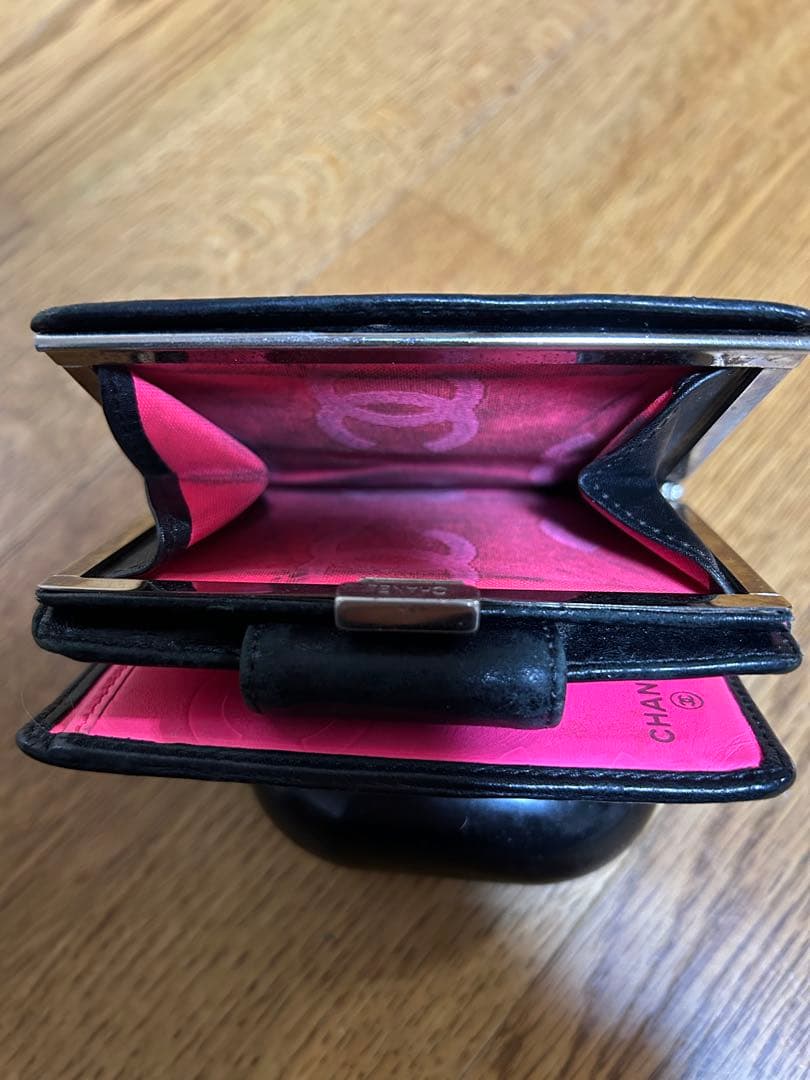 CHANEL 二つ折り財布 黒