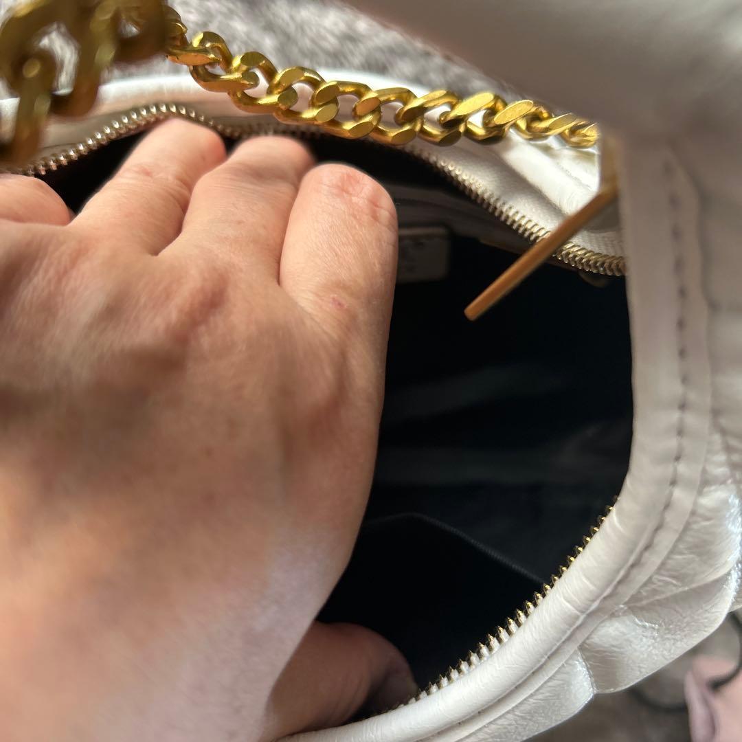 CHANEL ノベルティ　ホワイト キルティングバッグ　可愛い！