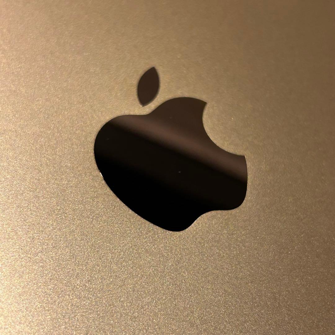 Apple iPad 第7世代 wifiモデル　32GB