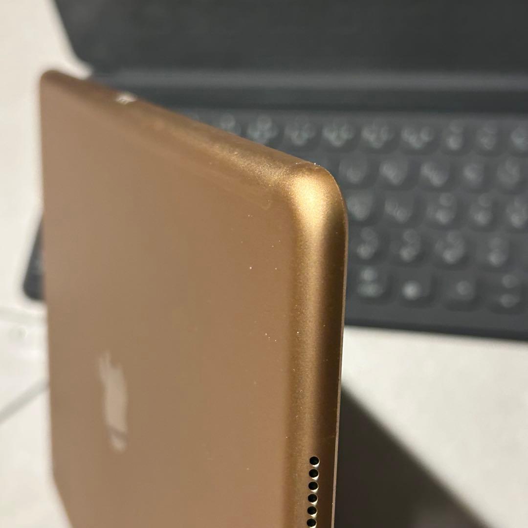 Apple iPad 第7世代 wifiモデル　32GB