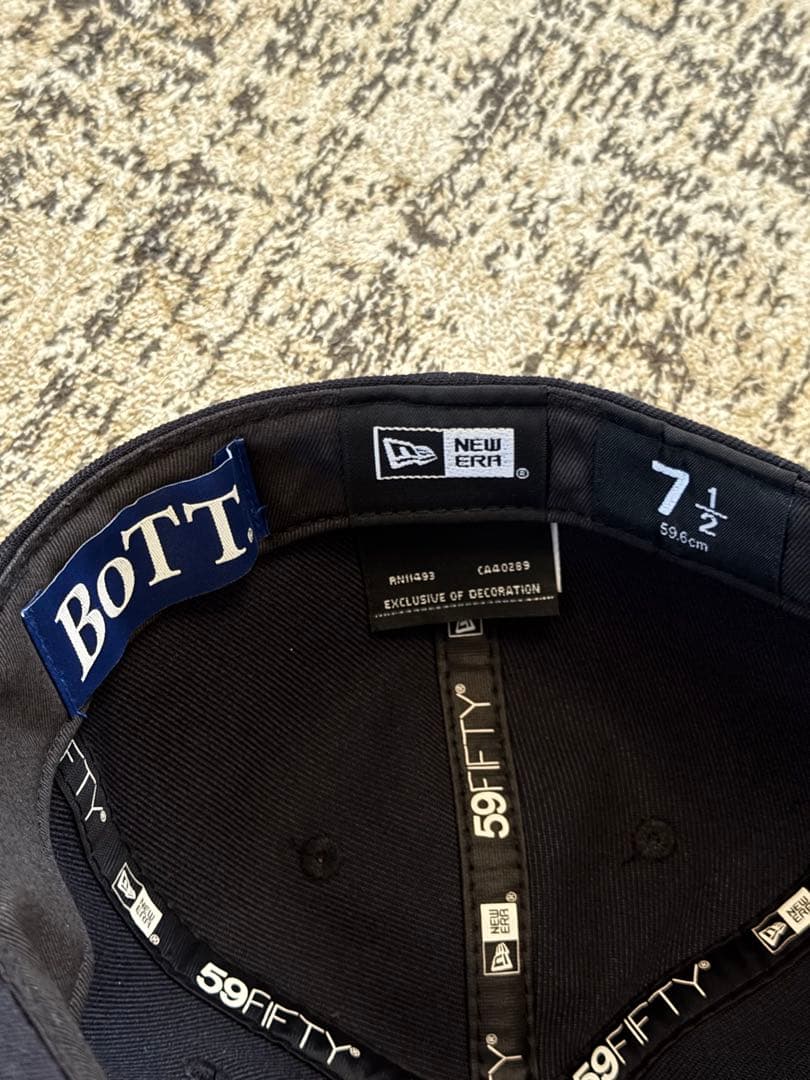 NEWERA×BOTT キャップ