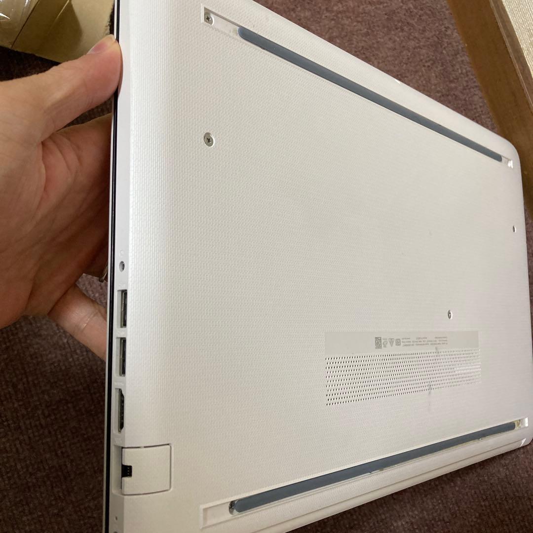 HP ノートPC 15.6インチ ホワイト