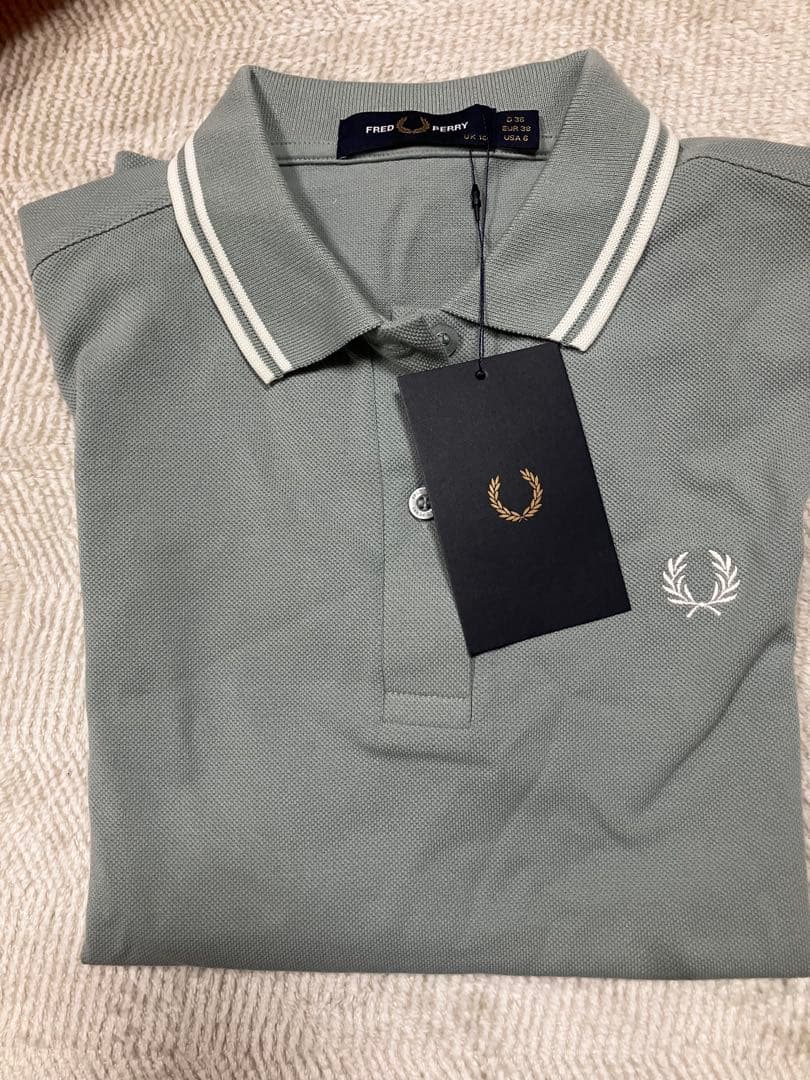 FRED PERRY タグ付き サイズ10