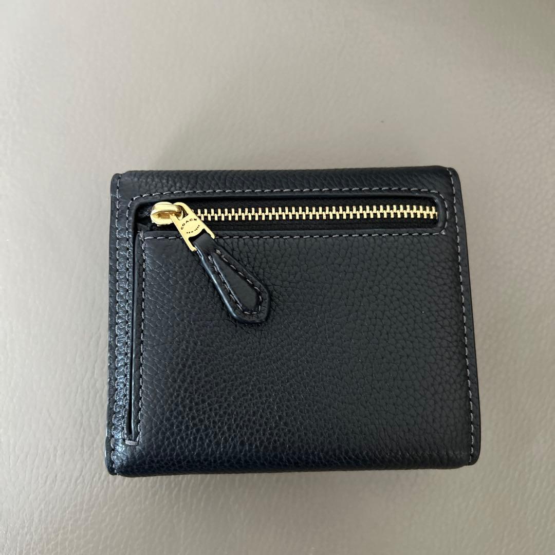 Cロゴ ブラックレザー 三つ折り財布