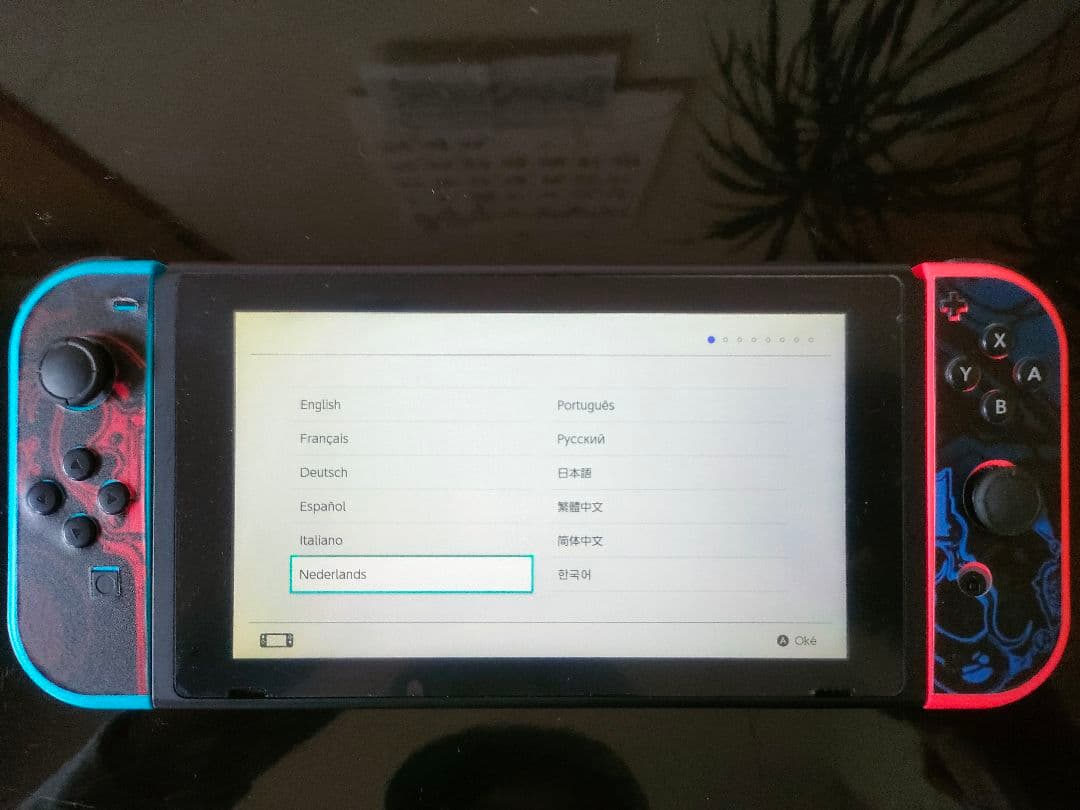 Nintendo Switch 本体 青/赤 ベヨネッタエディション？
