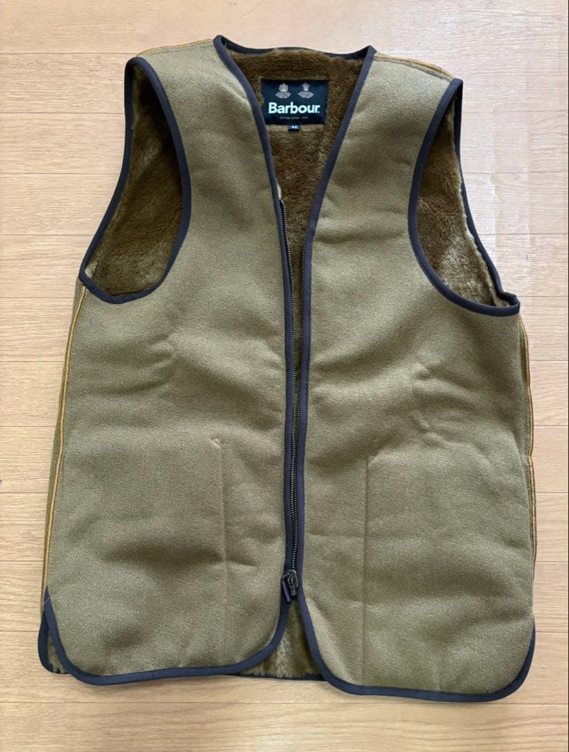 【美品　数回着用】Barbour バブアー　42ファー ライナー ベスト