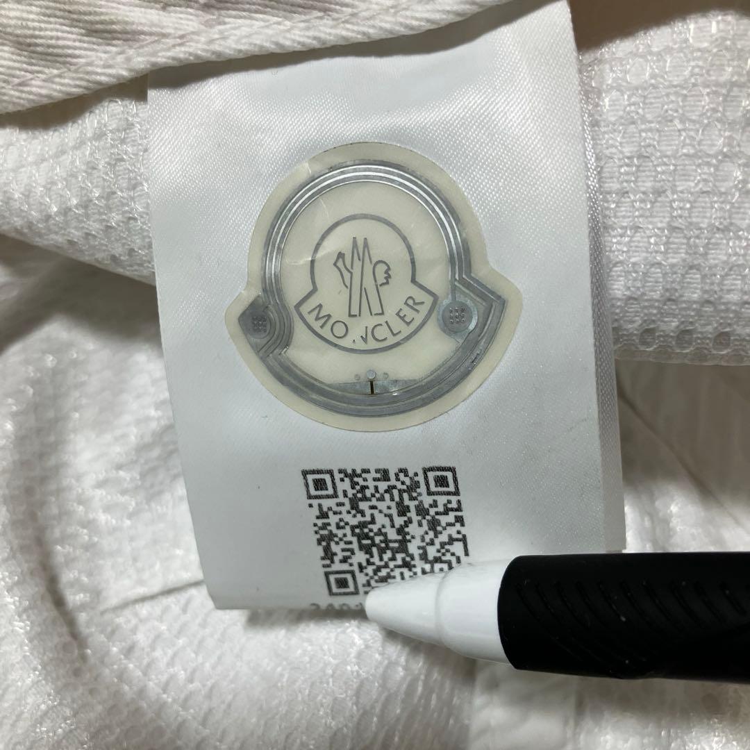 MONCLER キャップ　定番シンプルワッペン　ホワイト　ユニセックス4K93