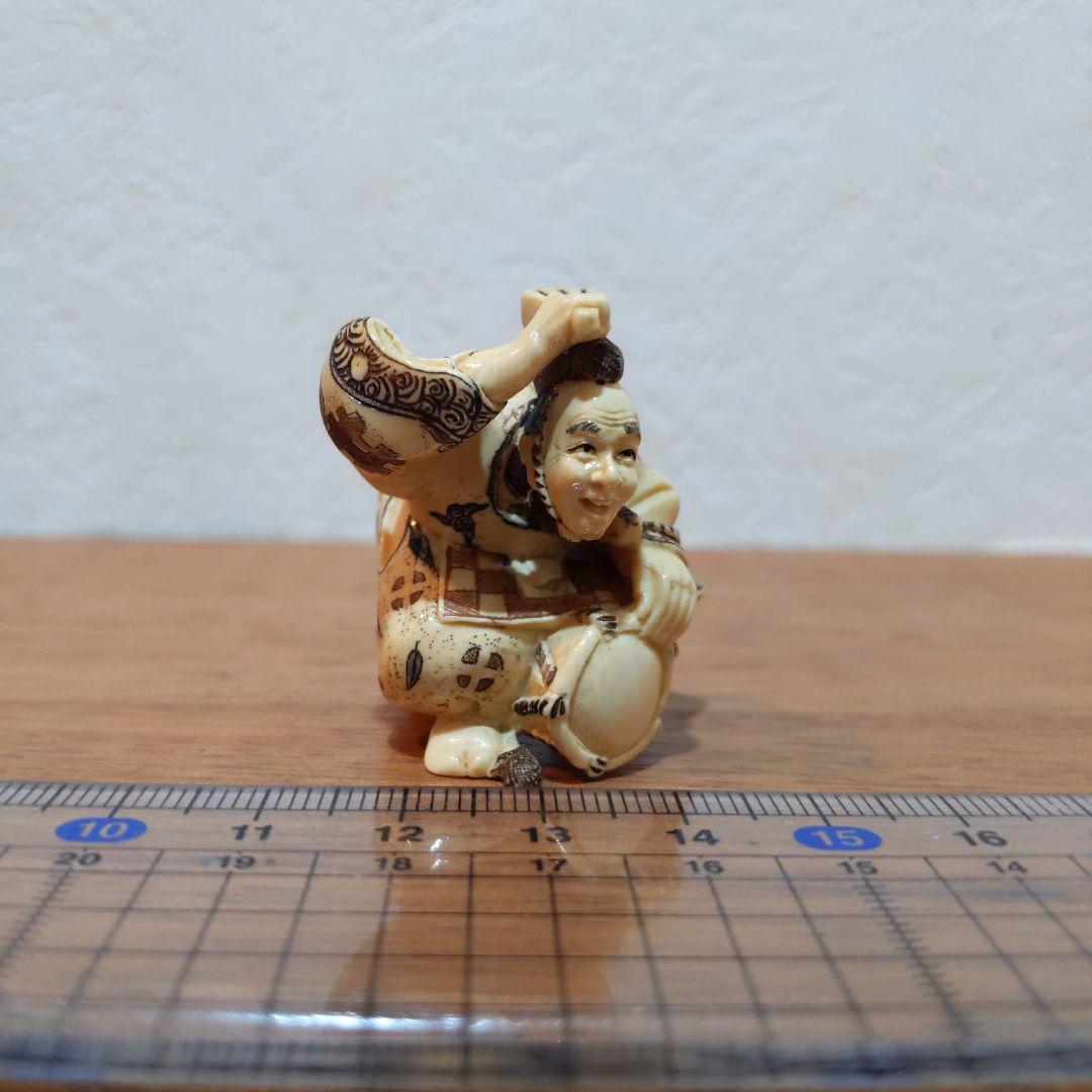 時代提げ物 彩色人物根付 天然素材 在銘【三番叟】高さ約3.9cm 重さ約20ｇ