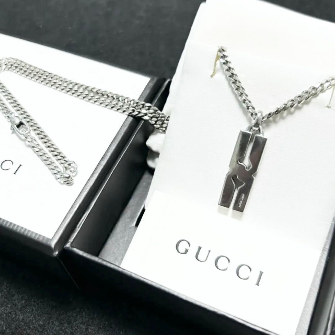 GUCCI グッチ　カットアウト　ノット　インフィニティ　ネックレス　ペンダント