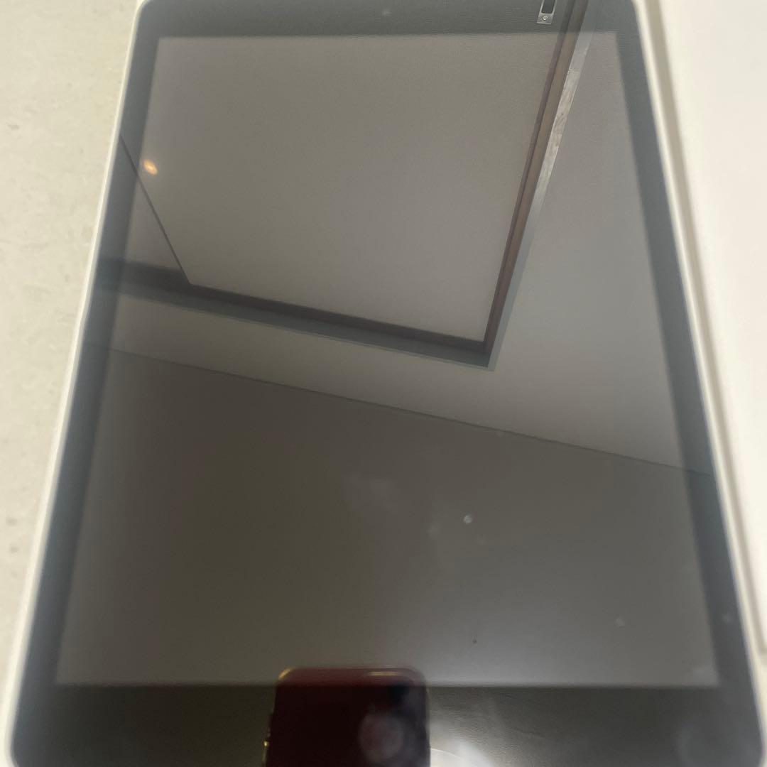 m*o様 Apple iPad (第9世代) 64GB バッテリー95%