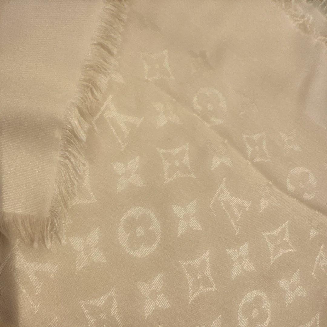 LOUIS VUITTON ベージュ ストール