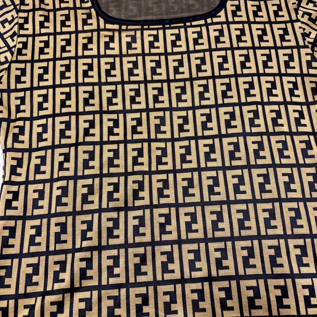 FENDI フェンディ　人気ズッカ柄ロゴプリント 半袖Tシャツ 黒金（E1
