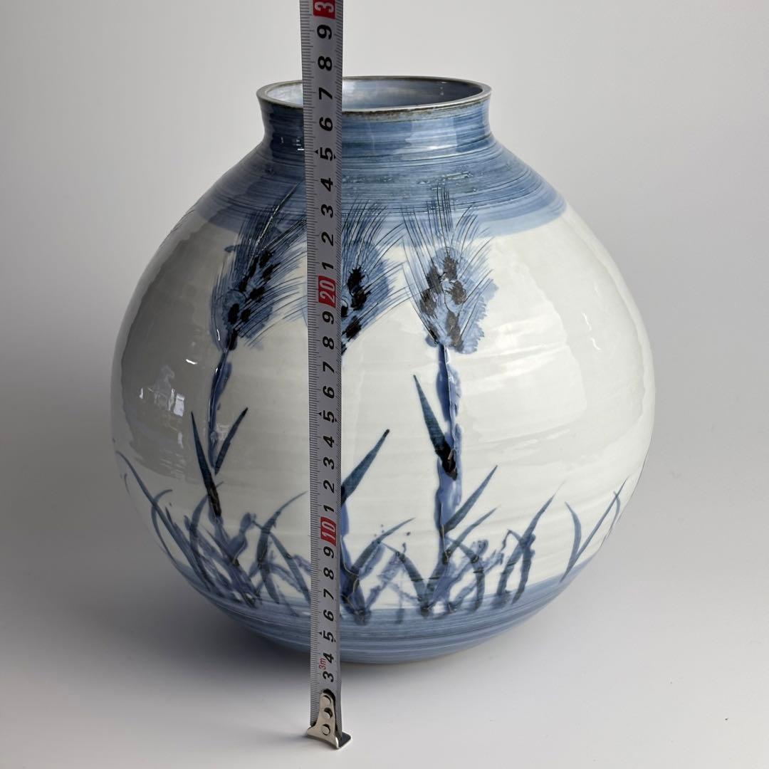 有田焼 日展陶芸作家 草場正人 共箱 在銘 染付 細密絵 花瓶 花入 飾壷