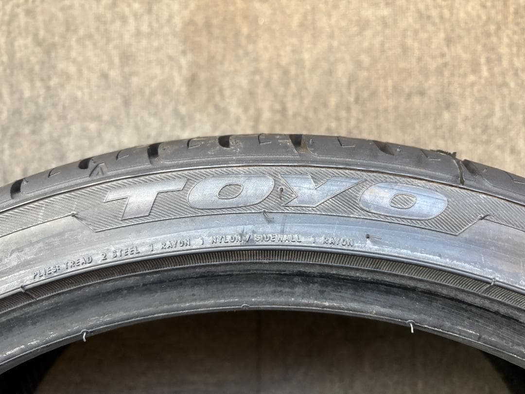 T-679【ほぼ未使用品】TOYO PROXES4！235/35R19 91Y！