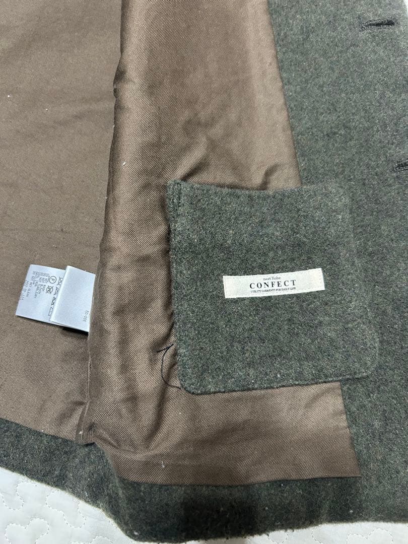 【美品】CONFECT ウールモッサークルーネックベスト　カーキ　Mサイズ