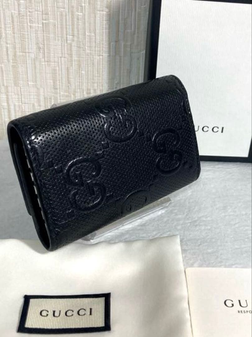 良品　GUCCI グッチ　GGエンボス レザー　キーリング付き　6連キーケース