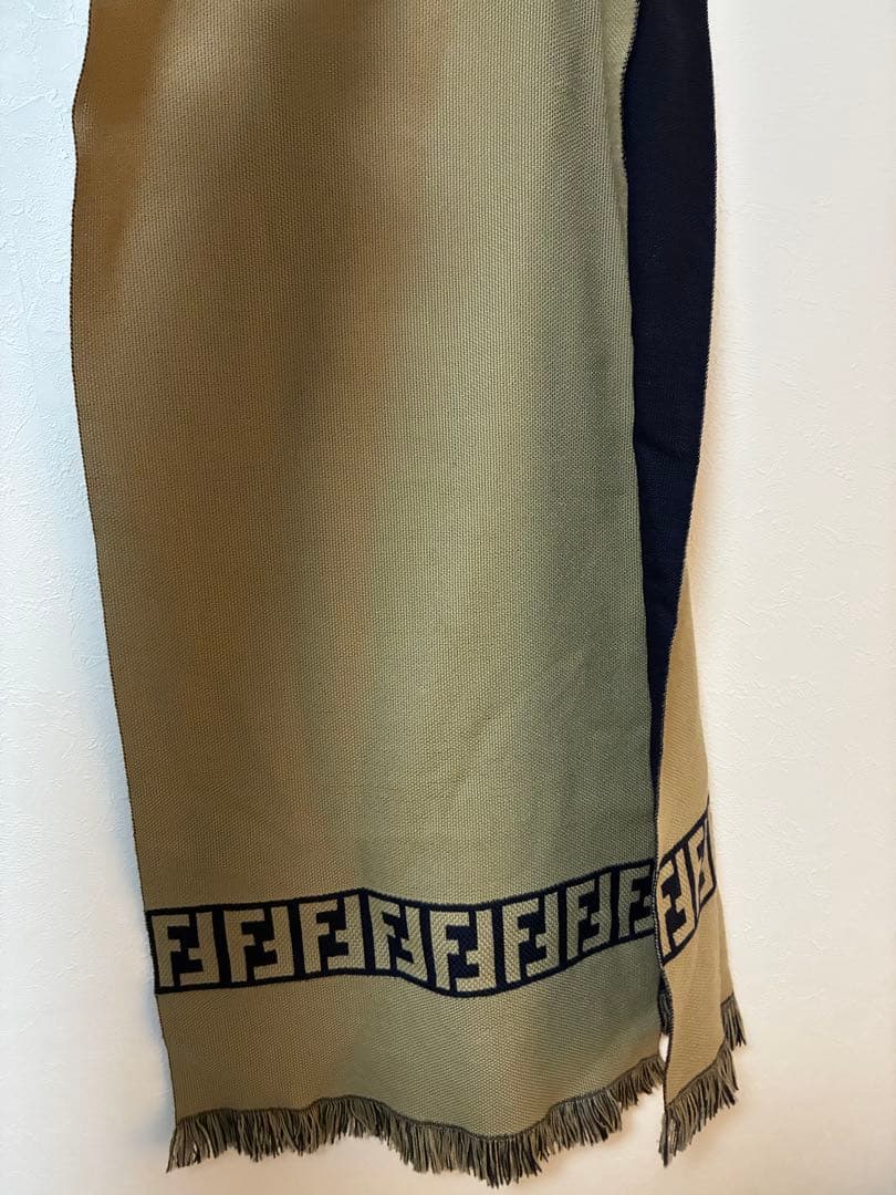 FENDI ネイビー フリンジ付きマフラー