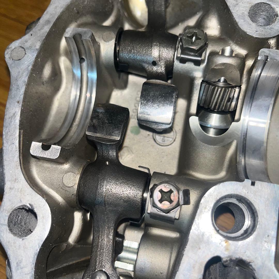 sr400 シリンダーヘッド　ベッドカバー
