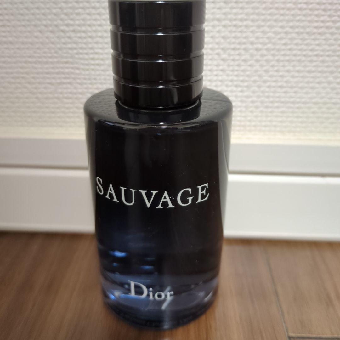 し*い様 Dior SAUVAGE Eau de Toilette 100ｍｌ