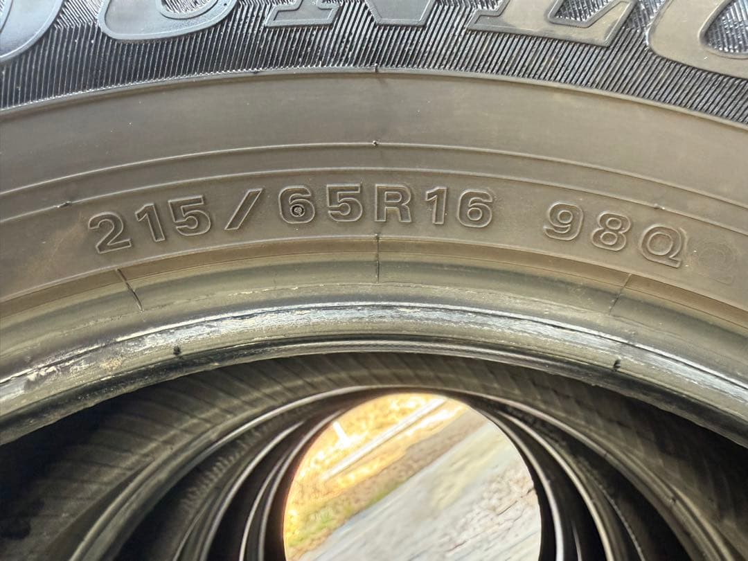 satoshiダンロップスタッドレス215／65R16 98Q深溝