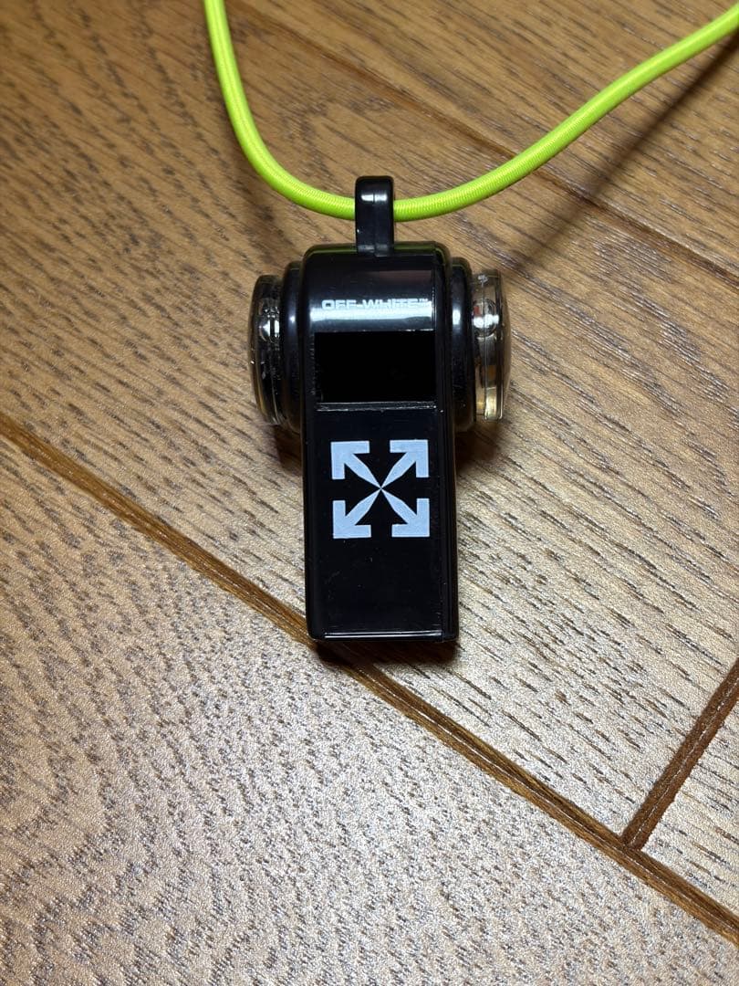 OFF-WHITE ホイッスル型ネックレス