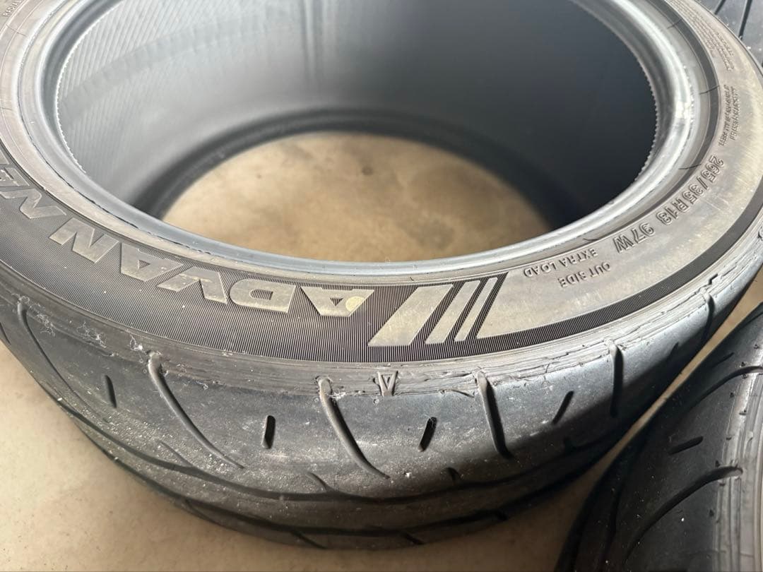 w*n様 ADVAN AD09 265/35R18 4本セット 24年35週
