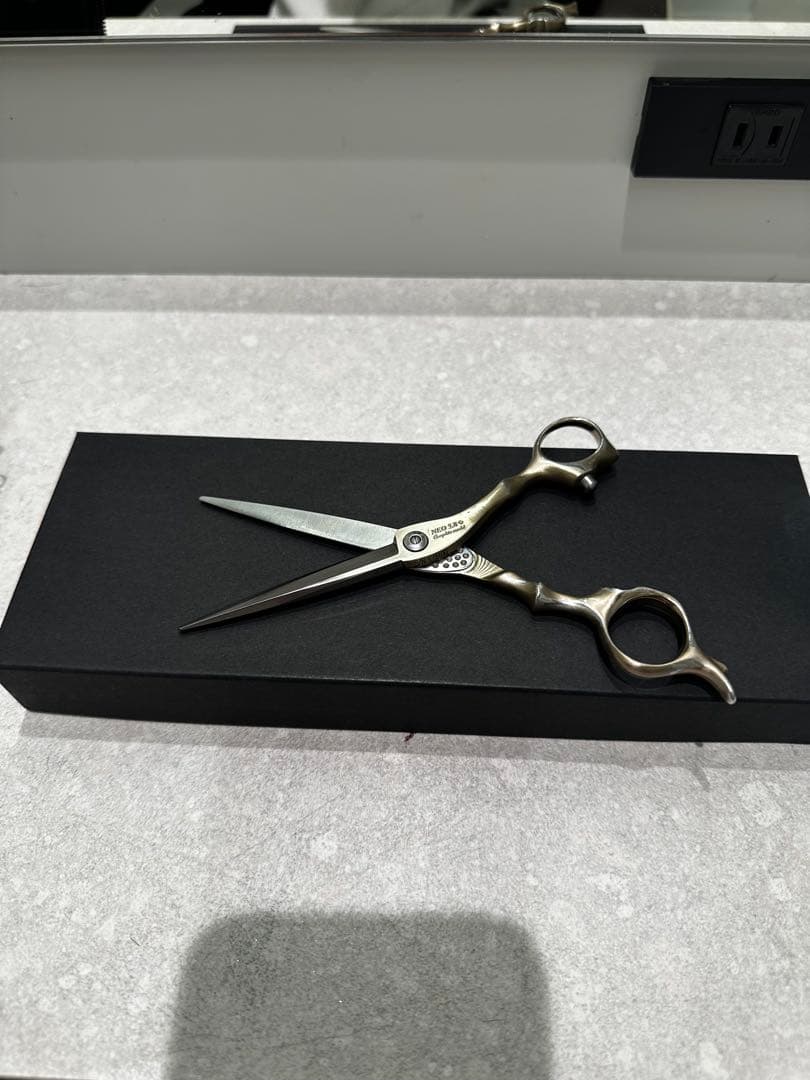 美容師TOGINONゴールドネオ5.8シザー 1丁極美品定価の半額以下
