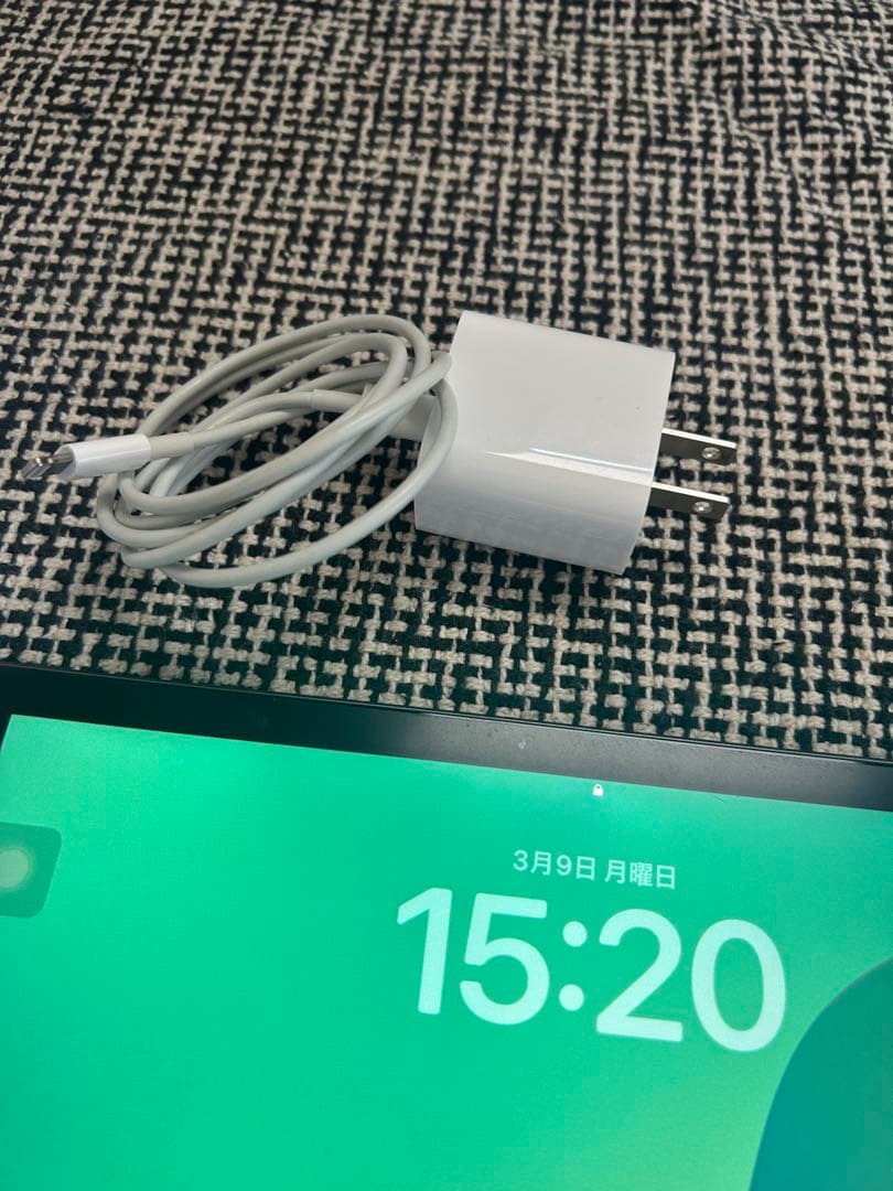 【美品】iPad 第8世代 32GB Wi-Fi 付属品あり
