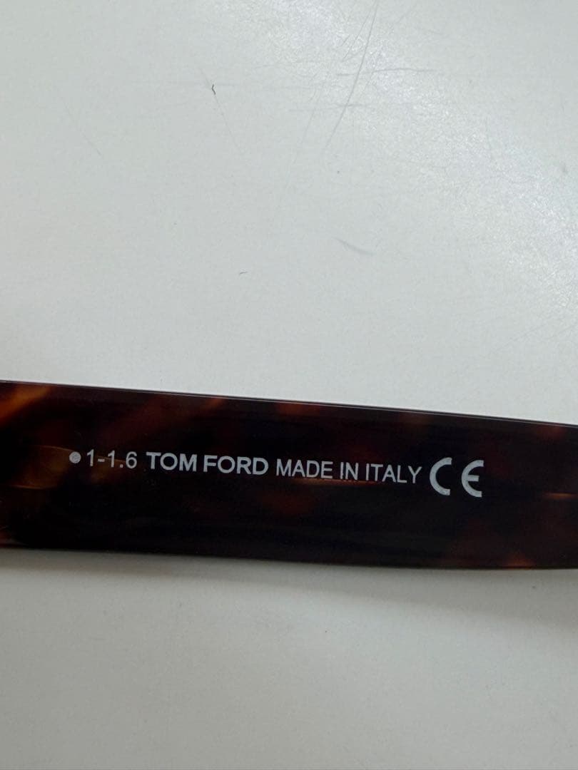 TOM FORD TF5040ケース付　サングラス　度なし　お値引き依頼機能ok