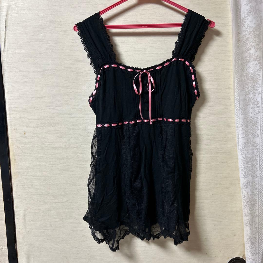 h.naotoレースとリボン付き黒キャミソール