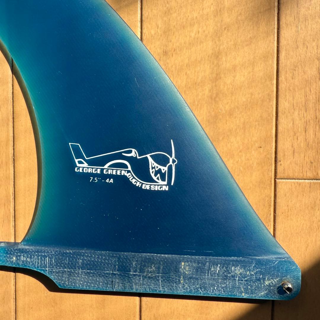 E GREENOUGH DESIGN 7.5”4Aティントブルーフィン