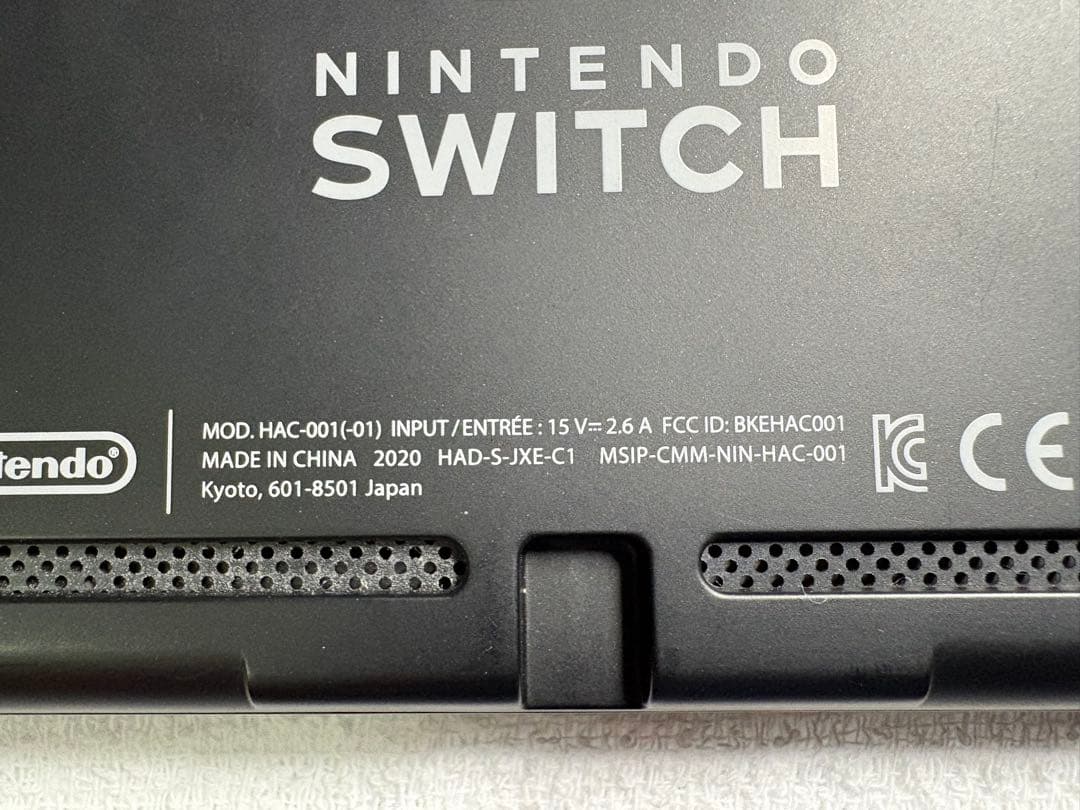 Nintendo Switch 本体のみ（2020年製・新モデル）