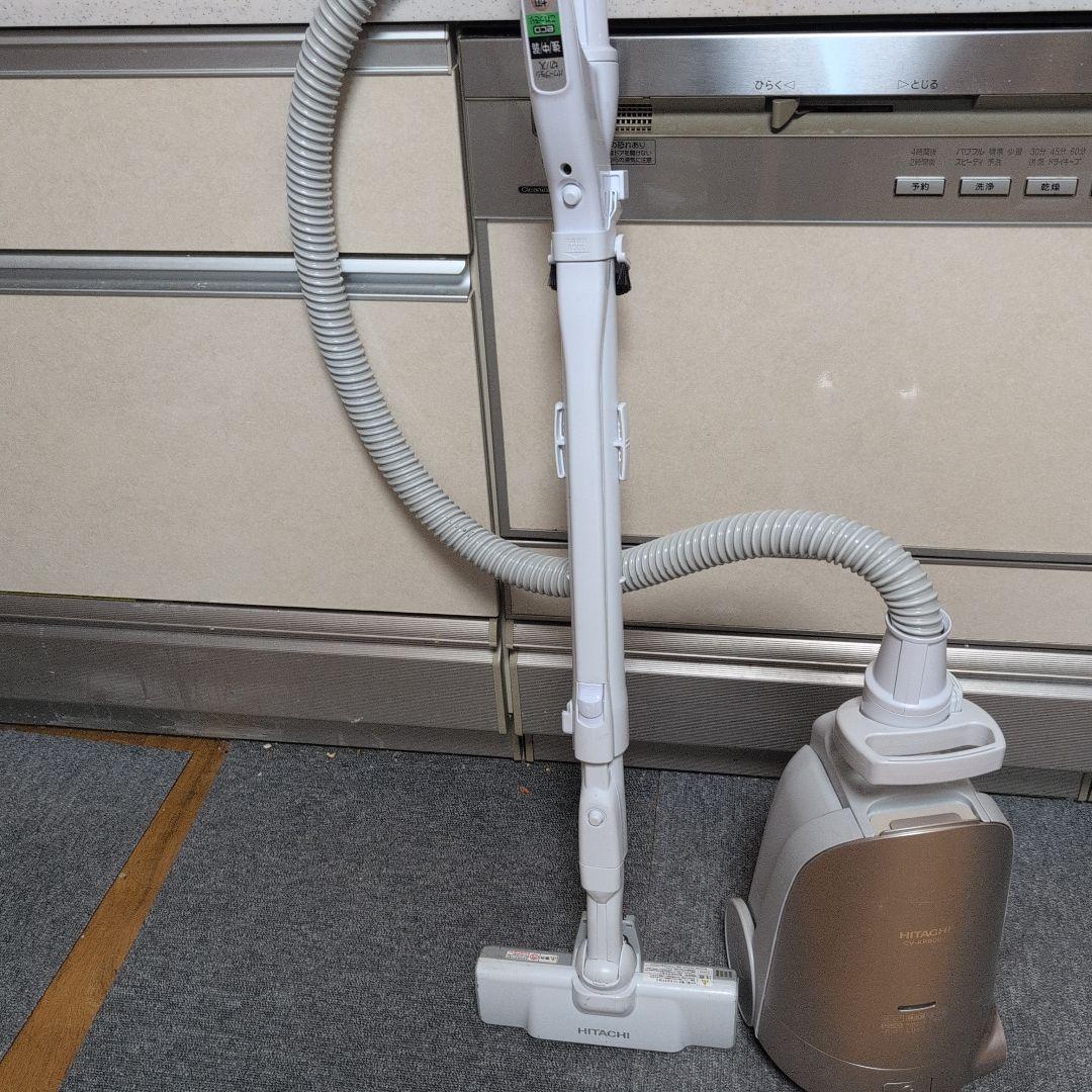 日立掃除機軽量紙パックコード式HITACHI CV-KP900J　2022年製