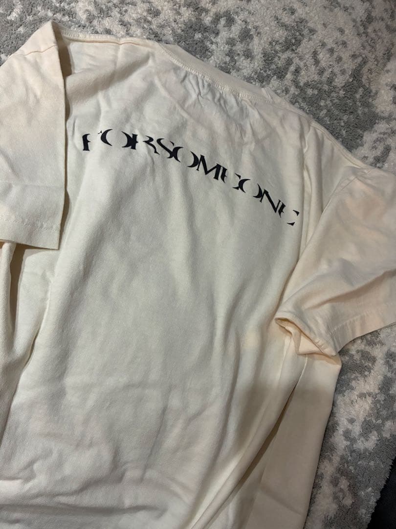 FORSOMEONE Tシャツ