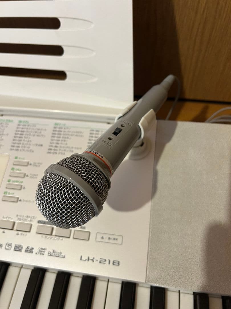 ペダル付き CASIO LK-218 CASIO 電子ピアノ　光ナビゲーション