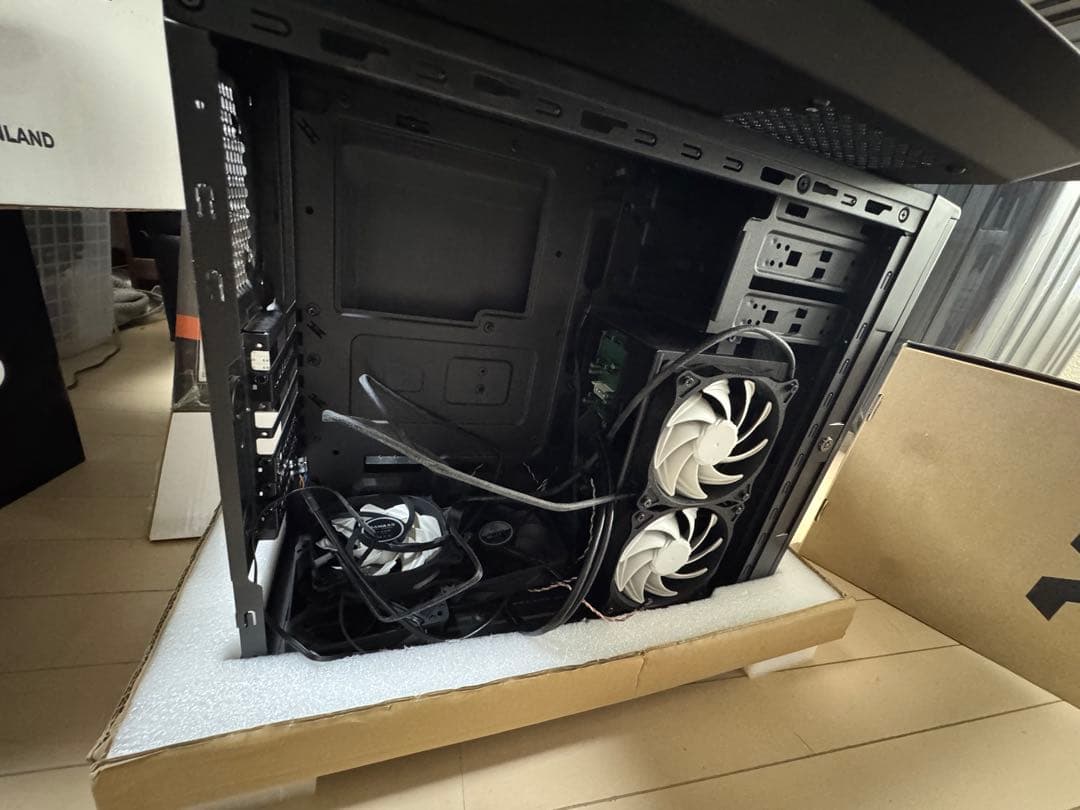 SilverStone CS380 8-bay PCケース