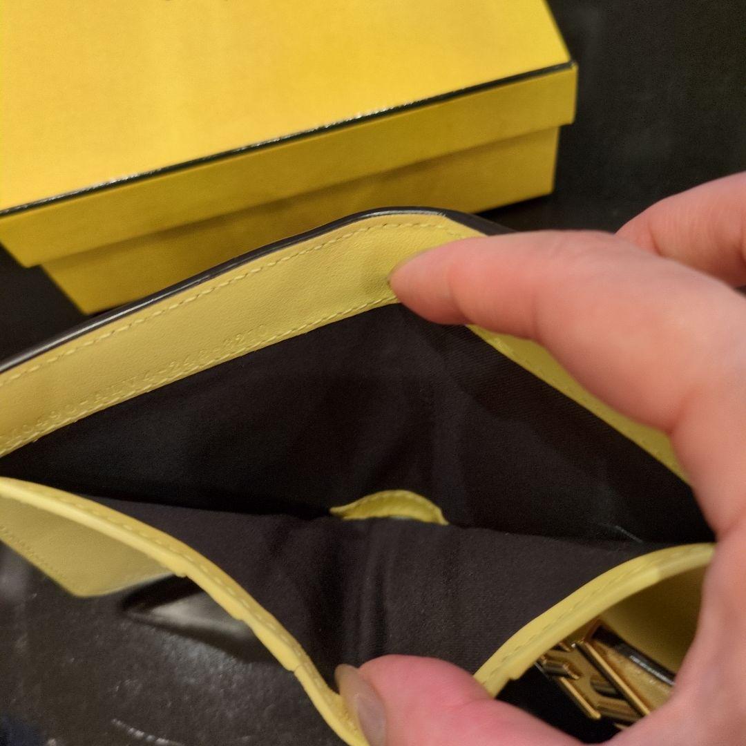 美品箱つきFENDI 二つ折り財布