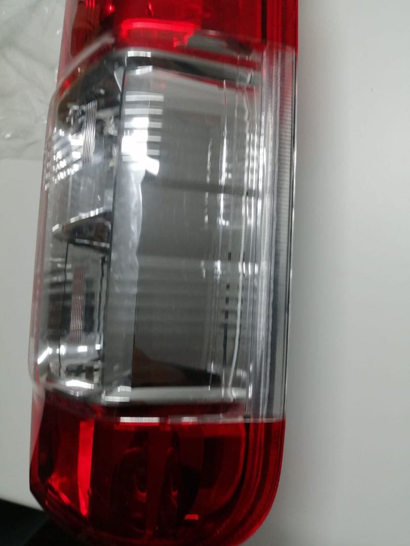 トヨタ 200系 ハイエース テールライト トヨタ 右テールランプ 12V 赤