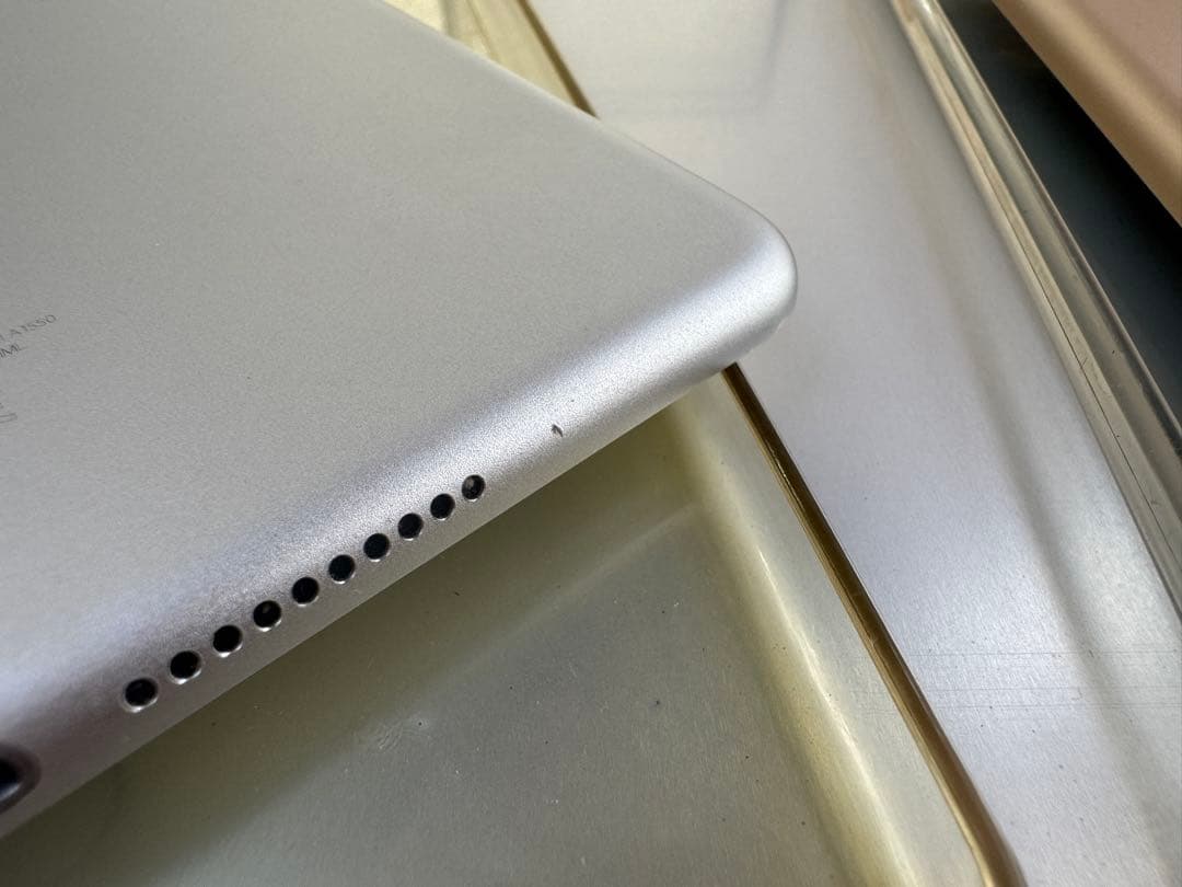 金銀2台まとめて「iPad mini 4 Wi-Fi + Cellular」！