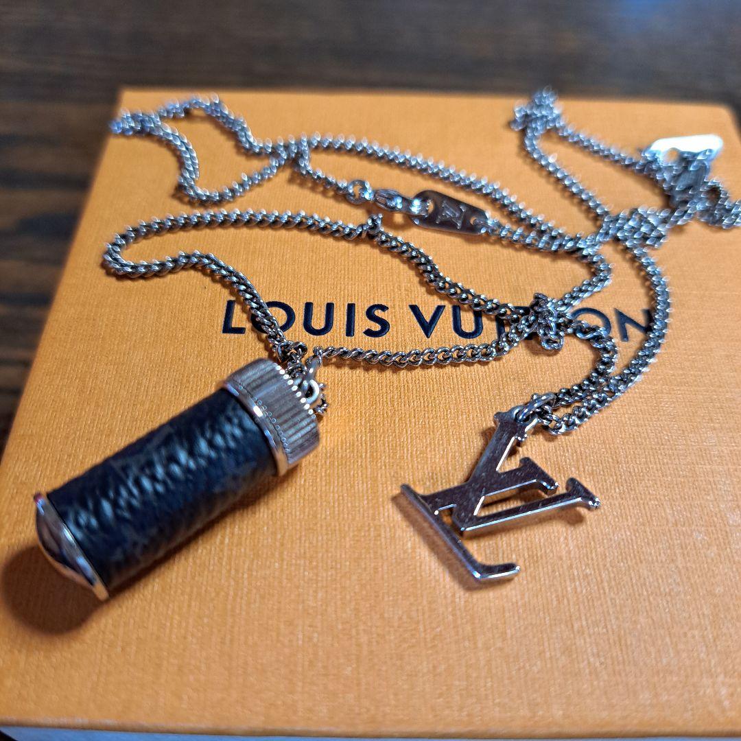 LOUIS VUITTON　モノグラムエクリプスコリエ チャームズ　ピルケース