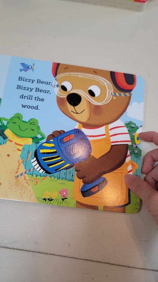(Nosy Crow) Bizzy Bear 22冊 子ども英語の本