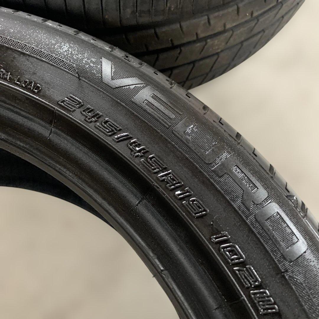 19インチタイヤ2本セット　ダンロップ　VEURO 245/45R19 中古品