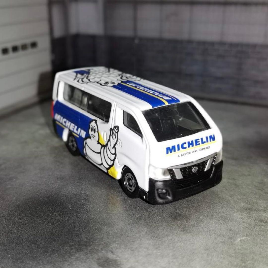 トミカ 105 日産 NV350 キャラバン MICHELIN仕様　A52