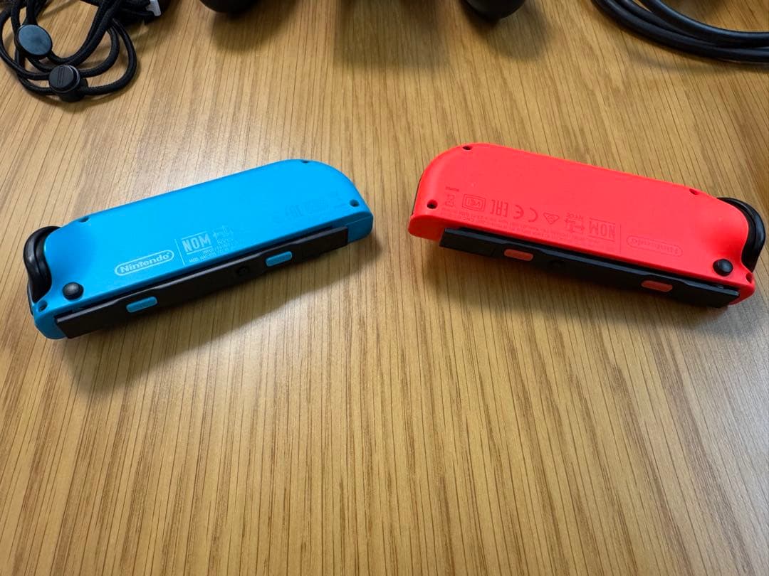 Nintendo Switch 本体 付属品完備、SDカード・充電グリップ付き