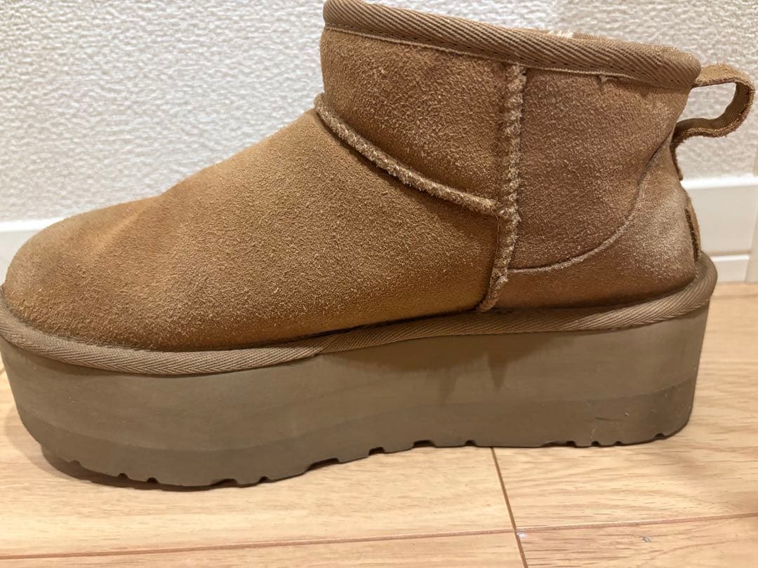 UGG クラッシックウルトラミニプラットフォームブーツ