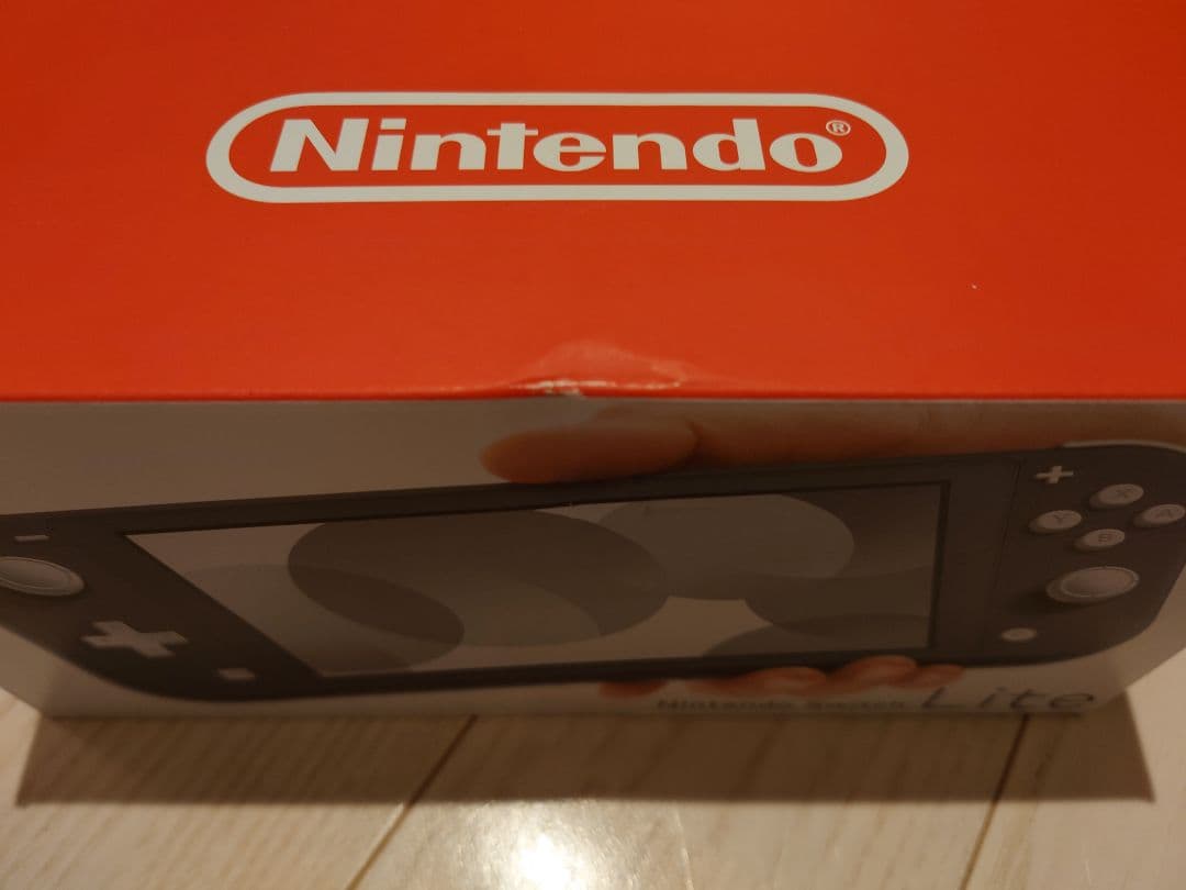 【新品★ニンテンドースイッチ　ライト/　グレー】箱にキズあり
