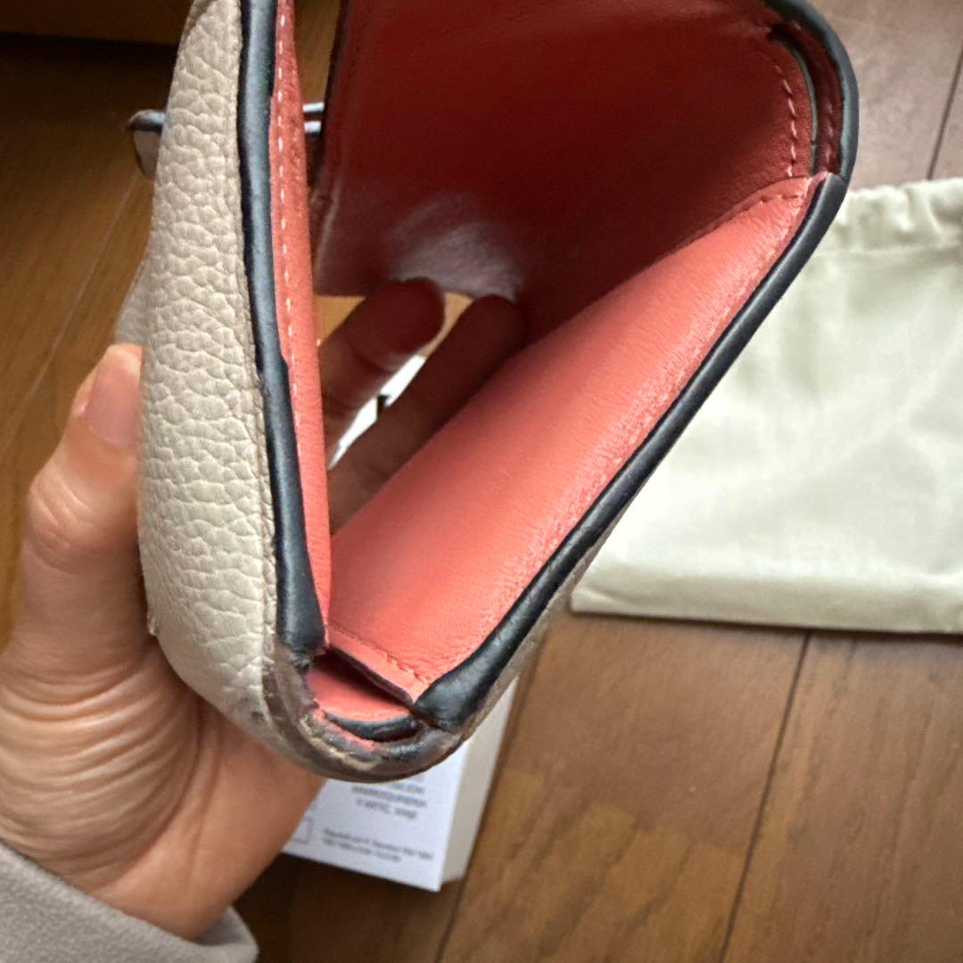LOEWE ベージュ レザー 三つ折り財布
