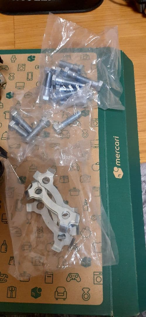 GS、GSX系フロントキャリパー左右